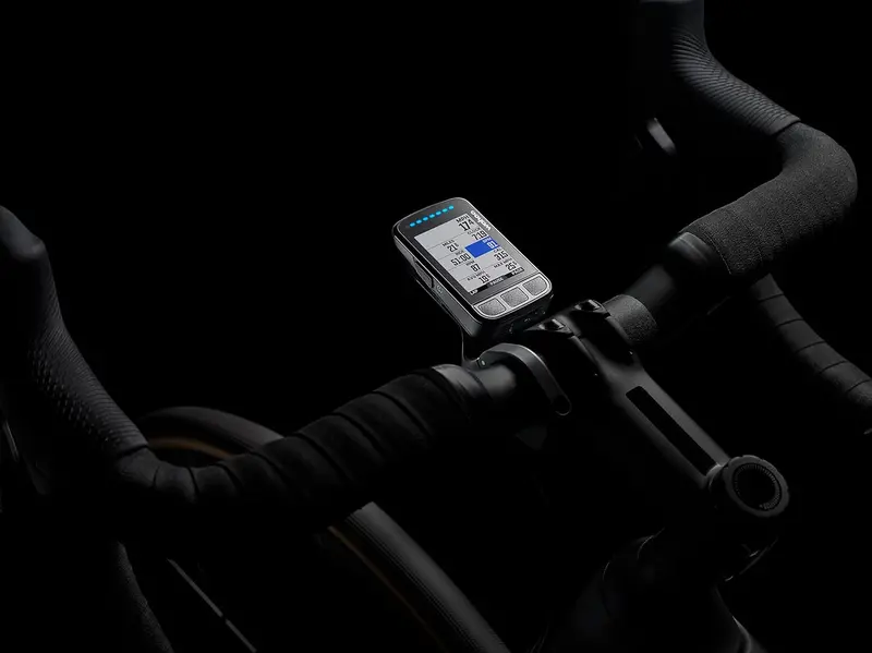 V2 GPS Cycling Computer – Compact Black Display with Advanced Ride Metrics and Real-Time Performance Tracking